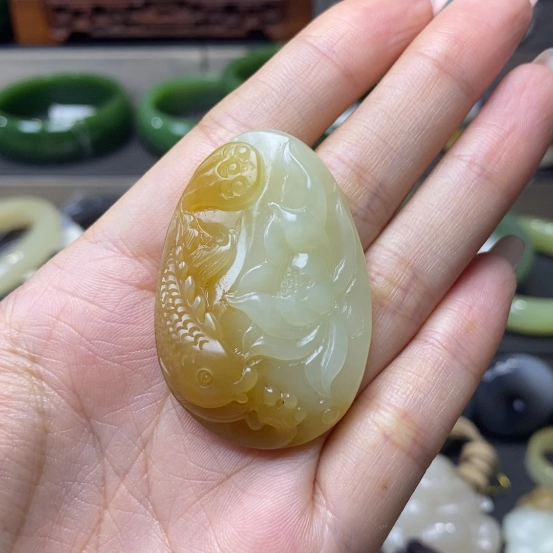 未镶嵌和田玉（糖玉）挂件