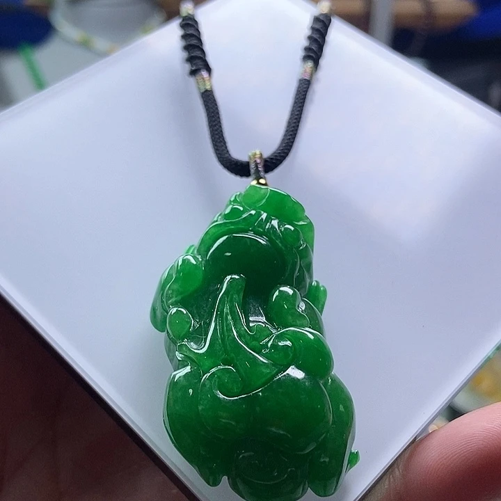 吊坠(赠链)未镶嵌翡翠