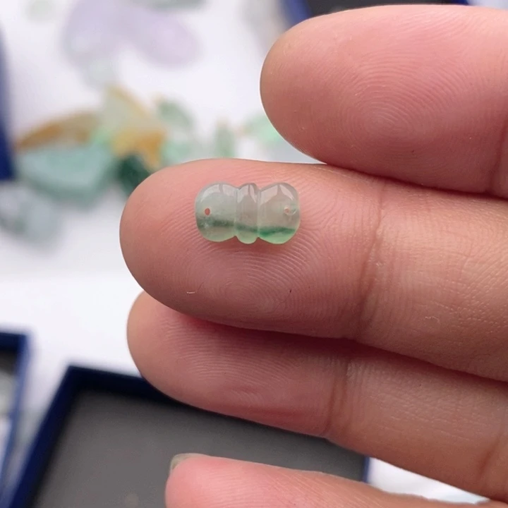 翡翠未镶嵌吊坠(不含链)落****ღ