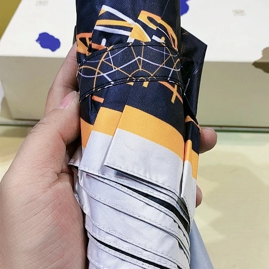 紫砂聚鑫中古杂项瓷器如图所示