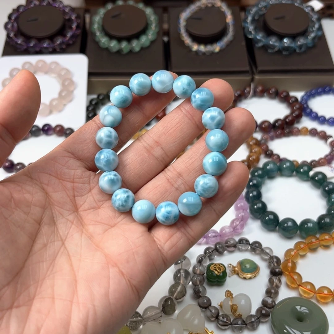 未镶嵌针钠钙石手饰