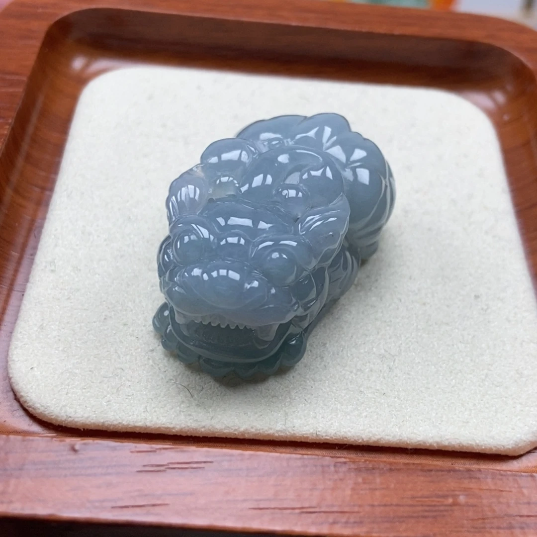 翡翠未镶嵌颈饰如意貔貅吊坠