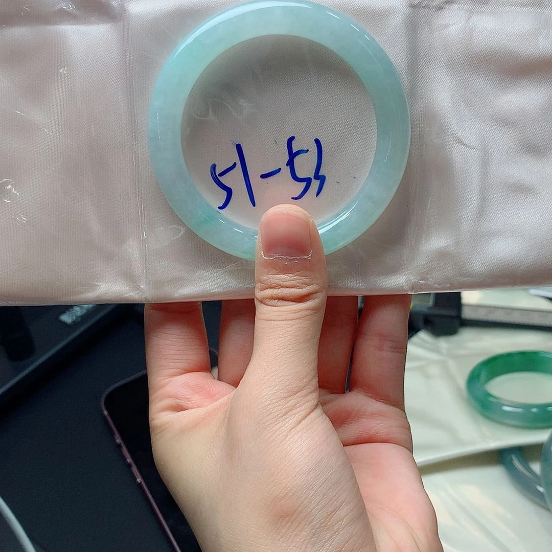 翡翠手镯未镶嵌买断