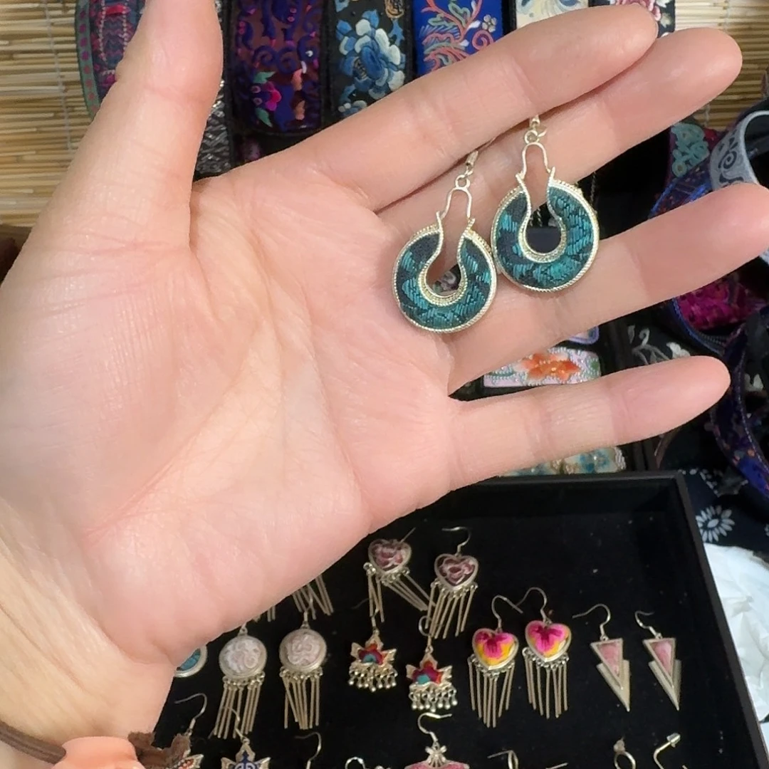 织绣民族风刺绣耳环