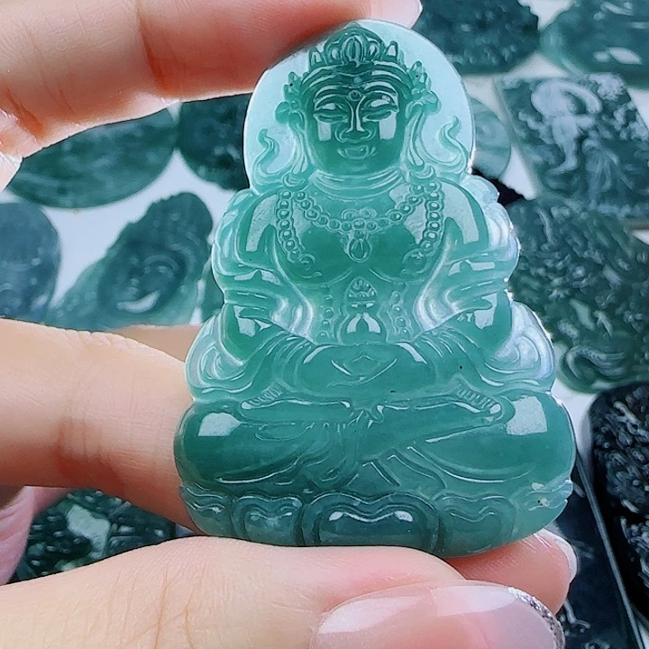 翡翠未镶嵌颈饰多样性发货天然的A货翡翠