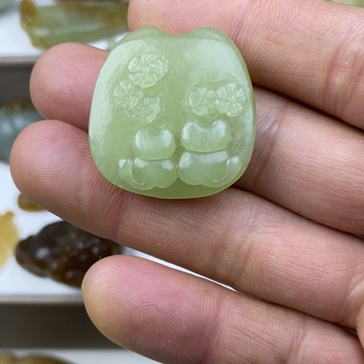 和田玉（黄玉）未镶嵌颈饰