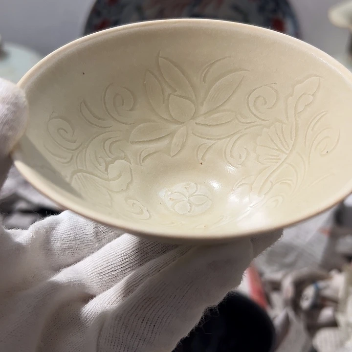 瓷片用****伢手工盏一件完整