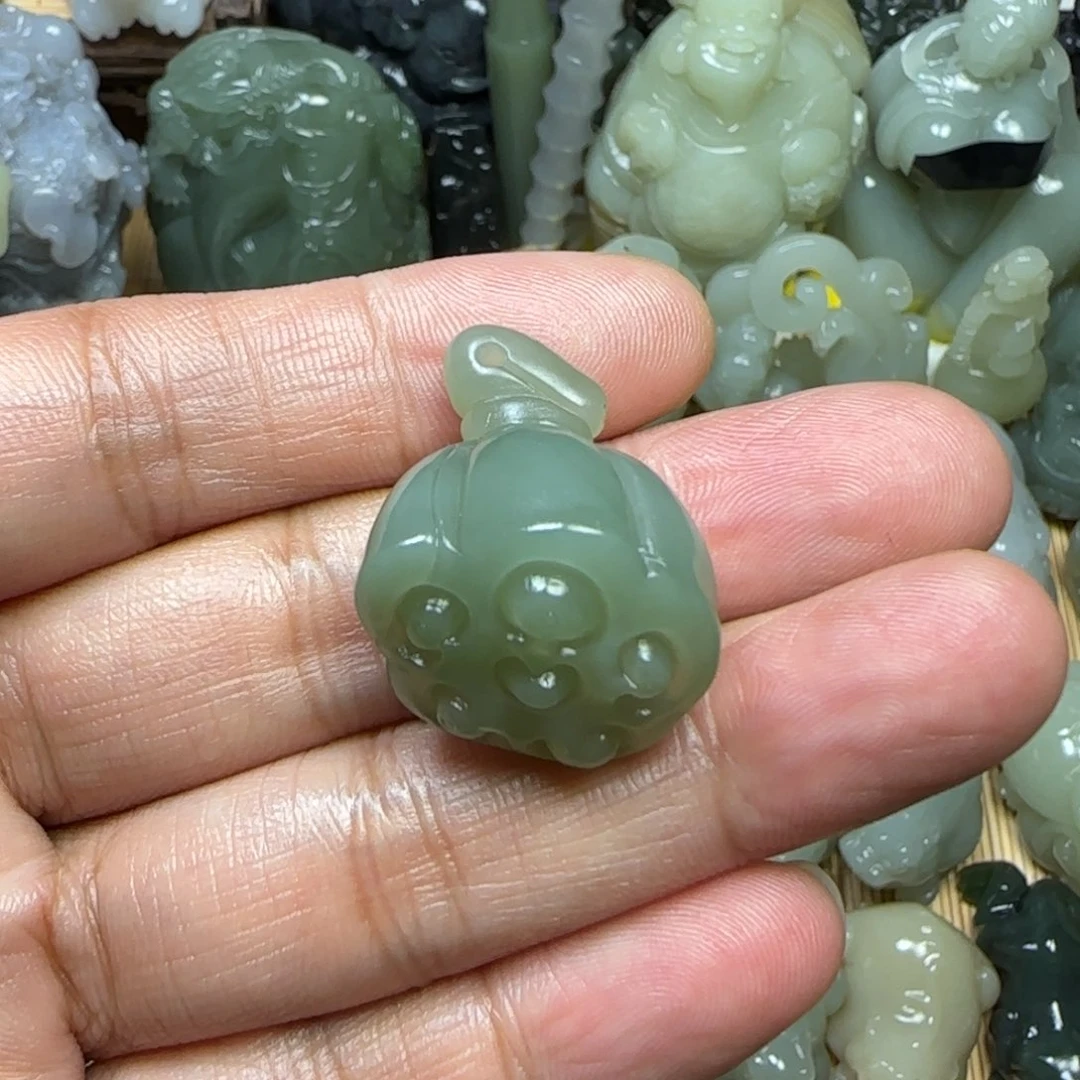 未镶嵌和田玉挂件