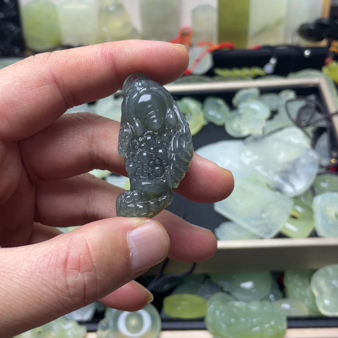 未镶嵌蛇纹石玉颈饰