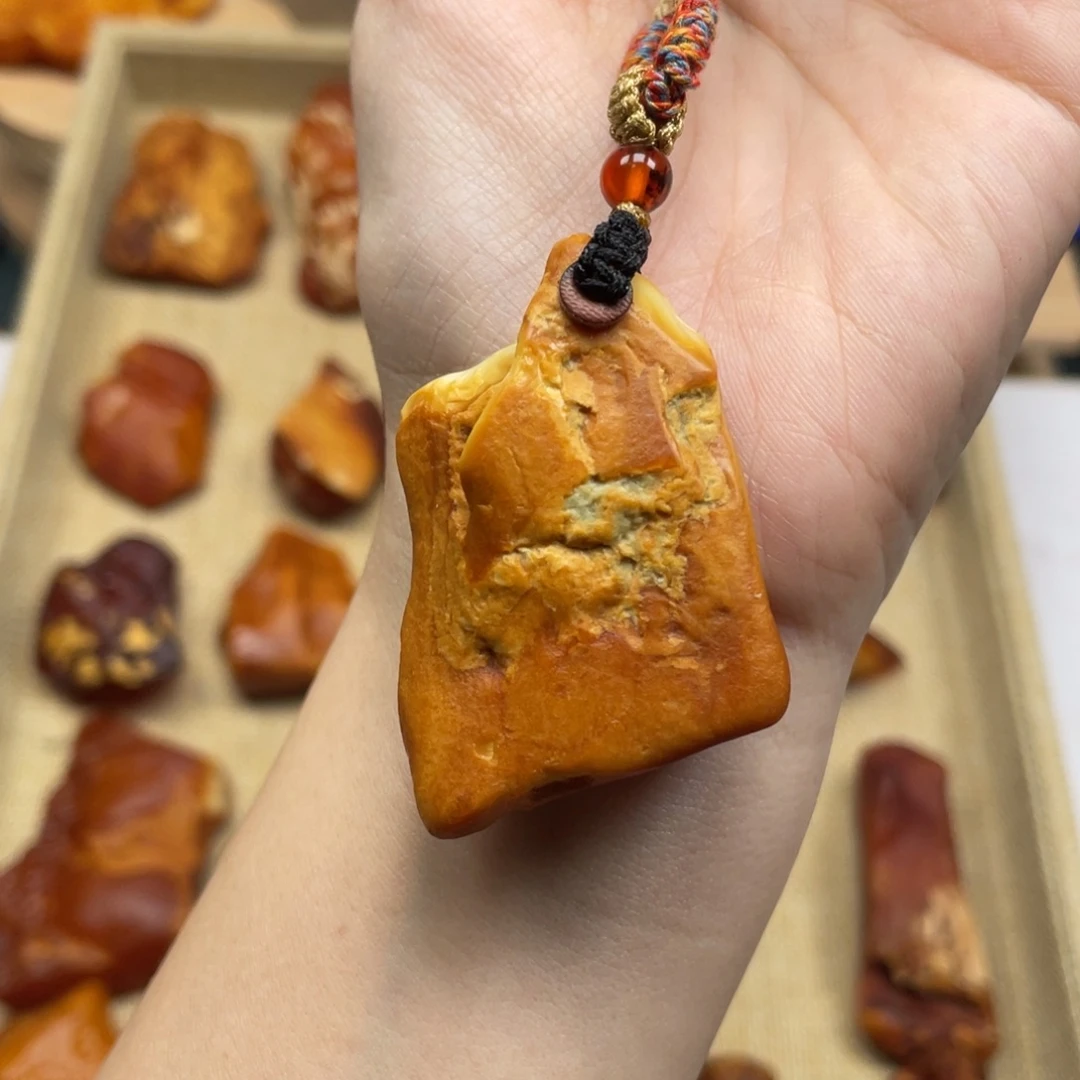 琥珀未镶嵌珠宝奇石