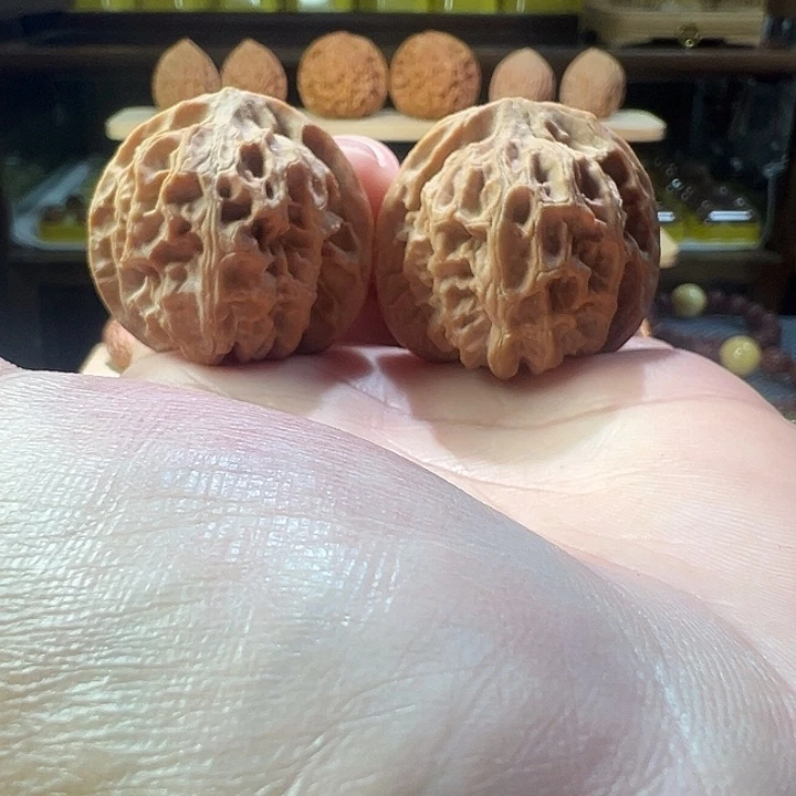 把件桃核苹果园狮子头