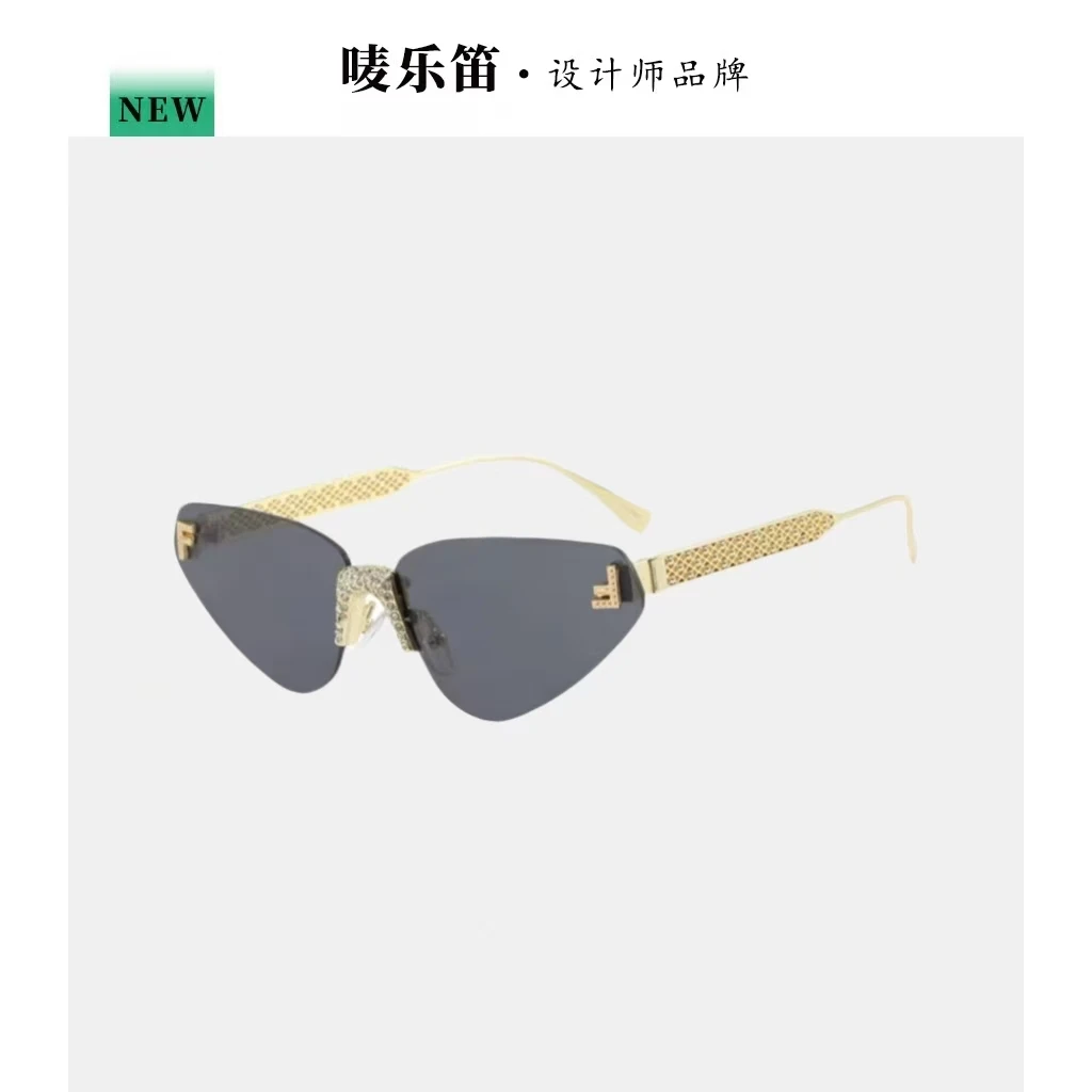 唛乐笛 · F字母墨镜（收纳包） 8259