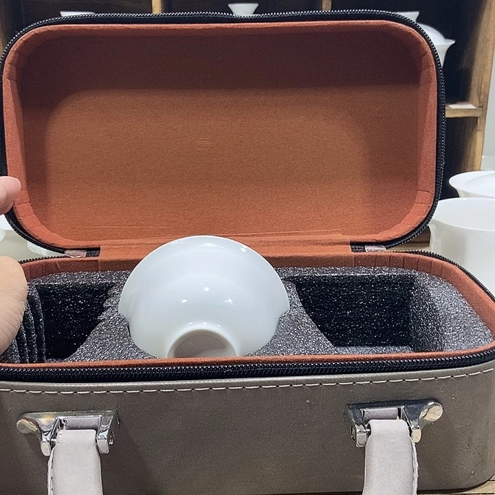 蔚***风骨瓷元宝盖碗盖下约120ml+长方形旅行装