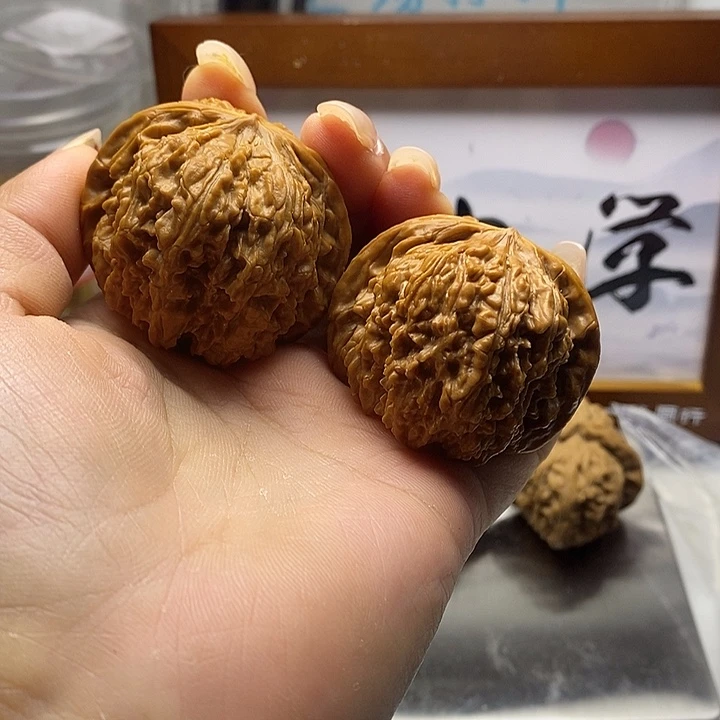 文玩核桃吊坠M****生137狮子头43