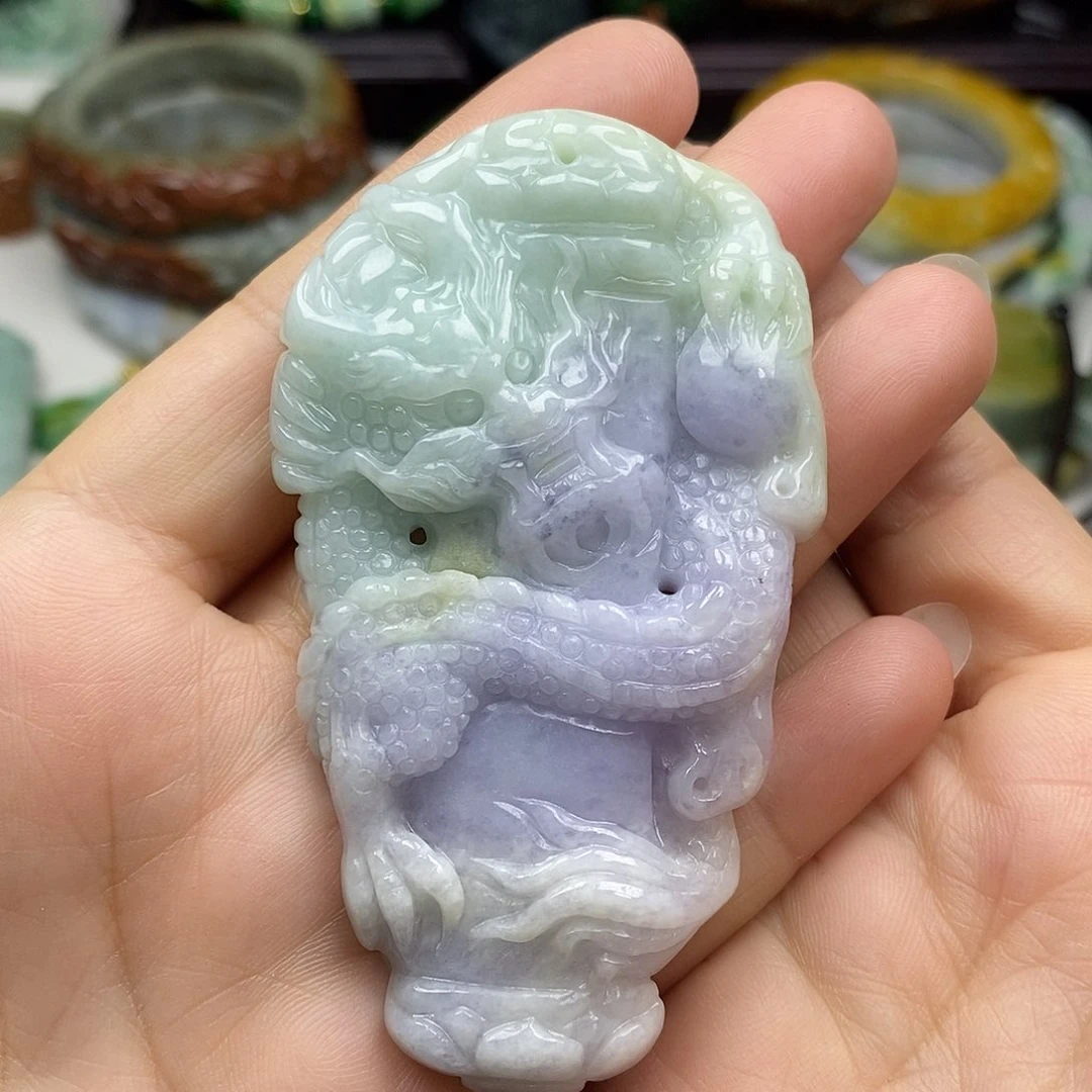 颈饰未镶嵌翡翠盘龙柱