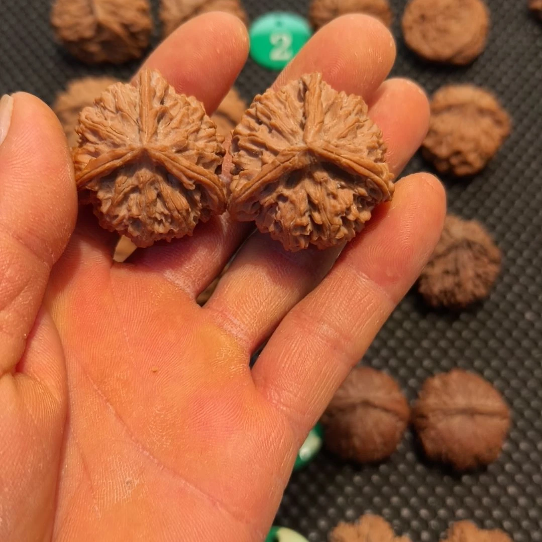 年***贝文玩核桃吊坠小花文玩核桃