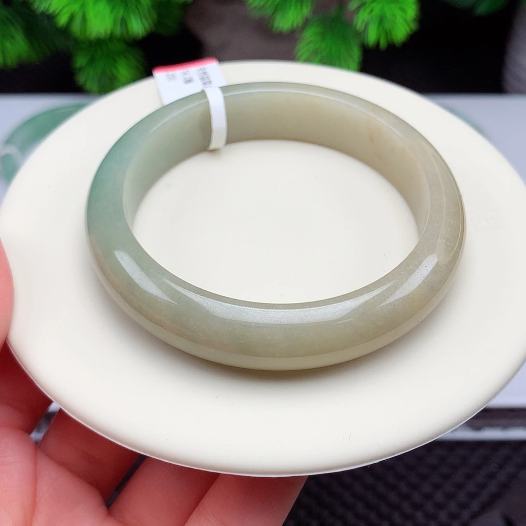 翡翠未镶嵌手镯56圈