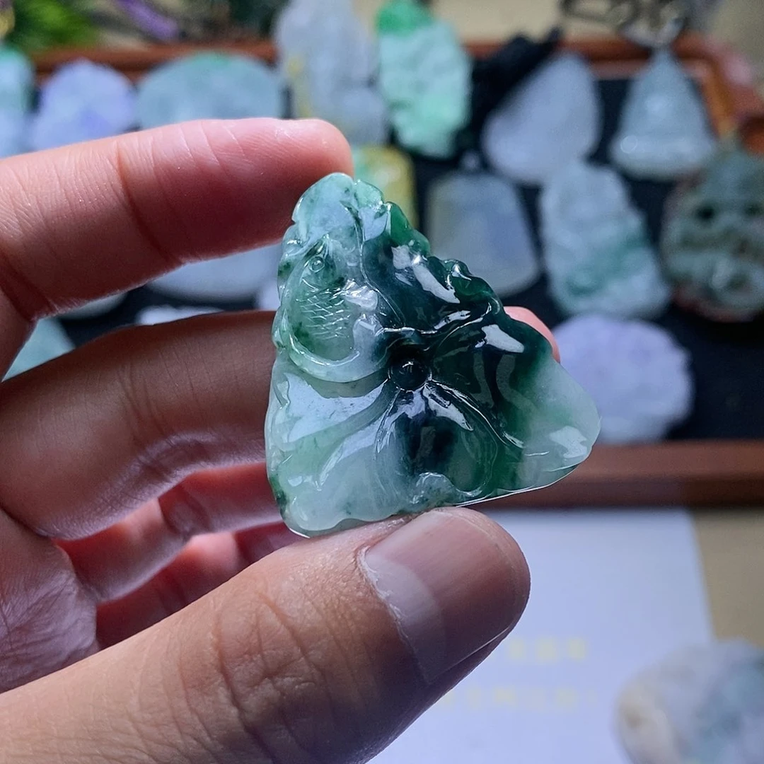 【闪购商品】翡翠颈饰未镶嵌荷叶鱼