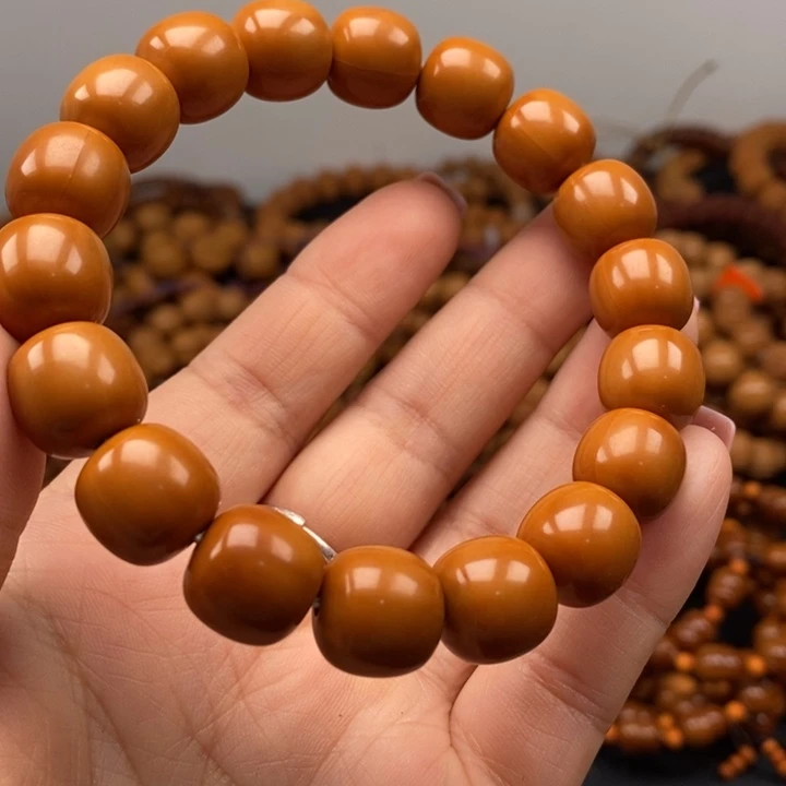 猴头核桃吊坠橄榄绿色