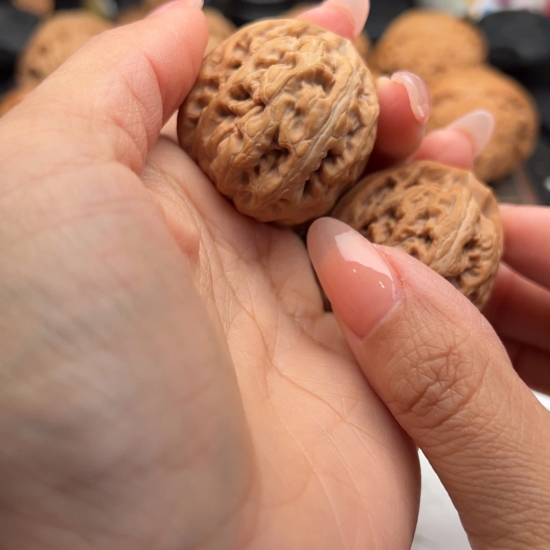 文玩核桃把件红锦鲤39