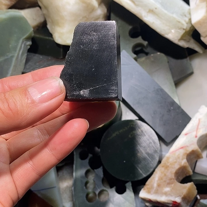 和田玉未镶嵌珠宝半成品