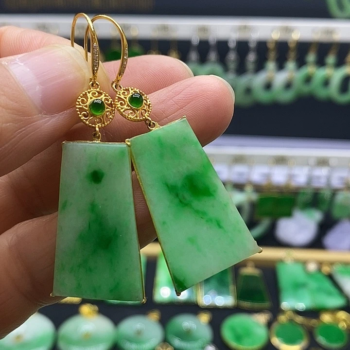 翡翠18K金镶嵌耳饰耳坠