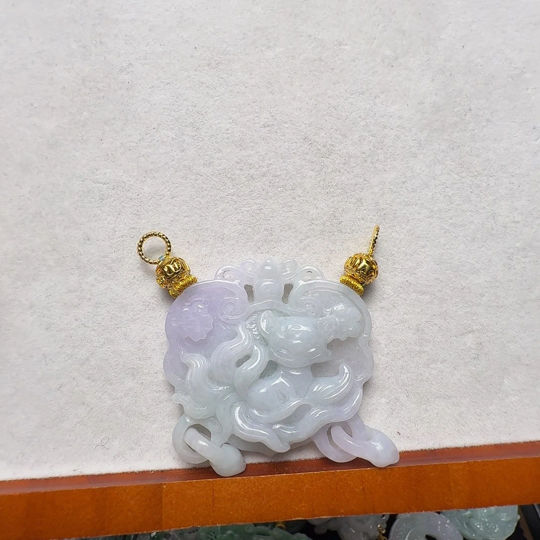 翡翠未镶嵌吊坠(赠链)