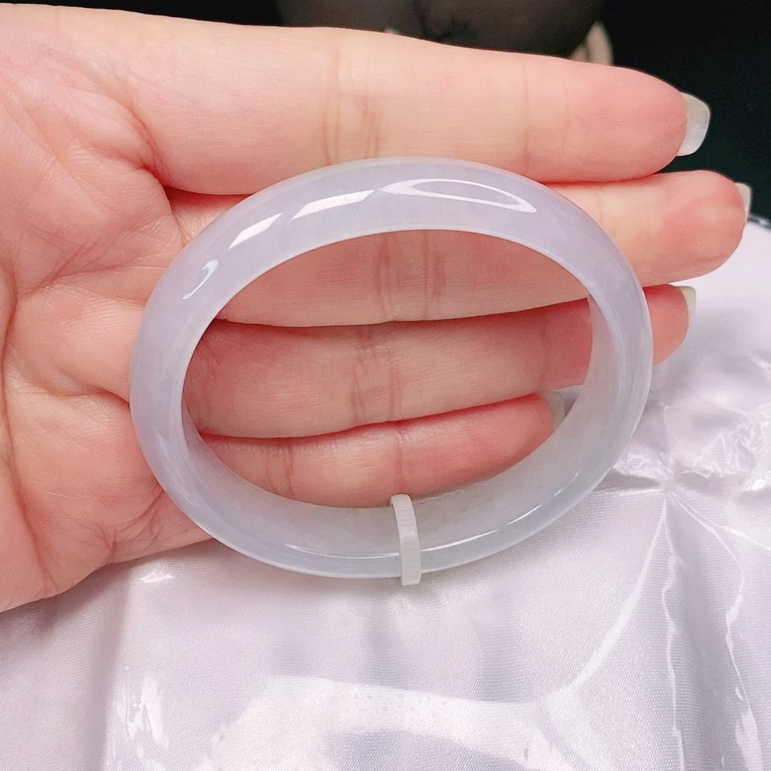 【闪购商品】翡翠手镯未镶嵌贵妃53.5