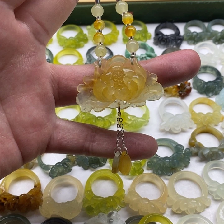 蛇纹石玉合金颈饰