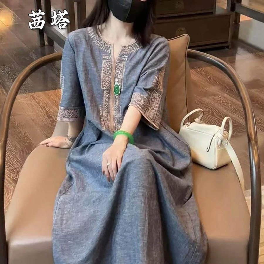 重工刺绣中长版连衣裙2025夏季时尚百搭新款宽松休闲气质裙子女士