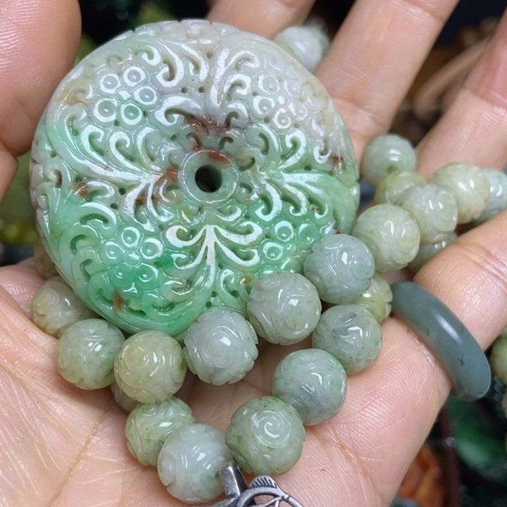 翡翠散珠未*平安扣加45颗珠子一套