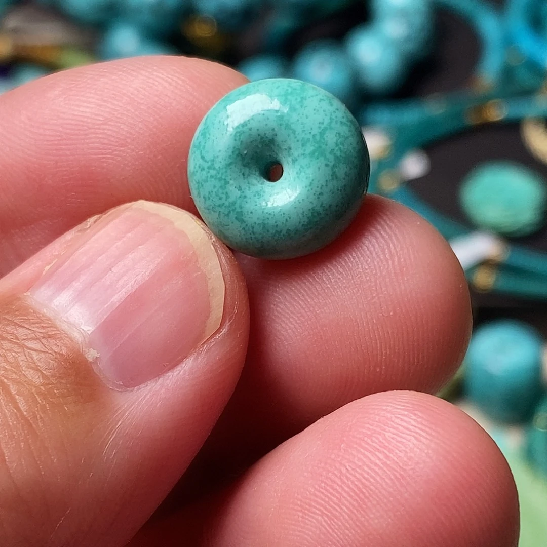 绿松石未镶嵌颈饰