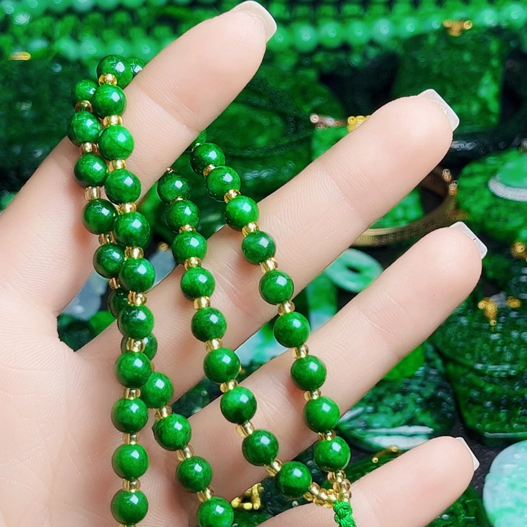 颈饰未镶嵌长石多样性