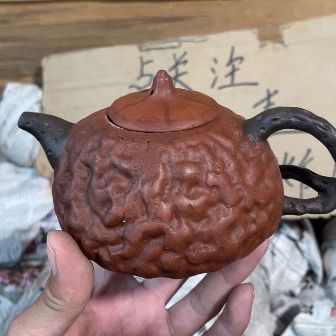 紫砂茶壶老厂紫砂壶一件。