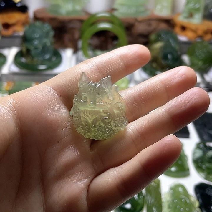 蛇纹石玉颈饰未镶嵌