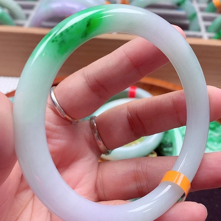 未镶嵌手镯翡翠翡翠