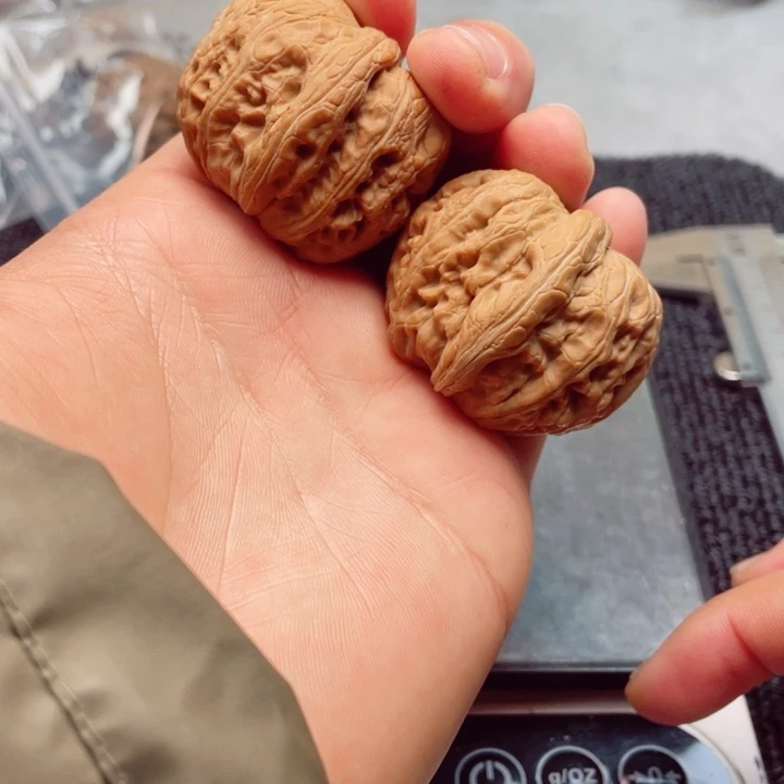 杨***六吊坠文玩核桃元宝