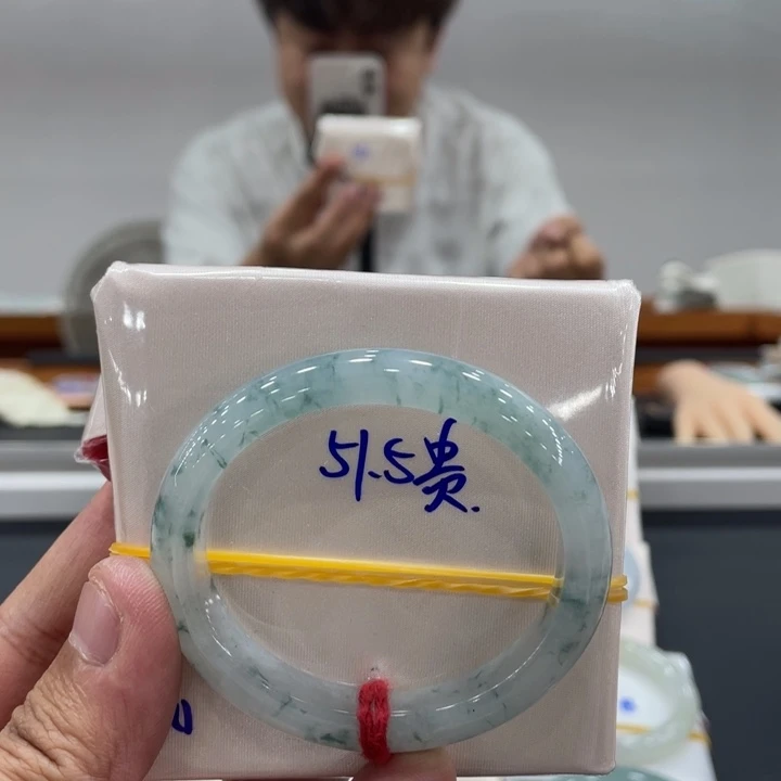 翡翠未镶嵌手镯（贵妃镯）缅甸翡翠