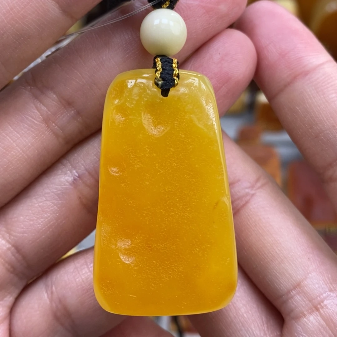 蜜蜡未镶嵌珠宝奇石