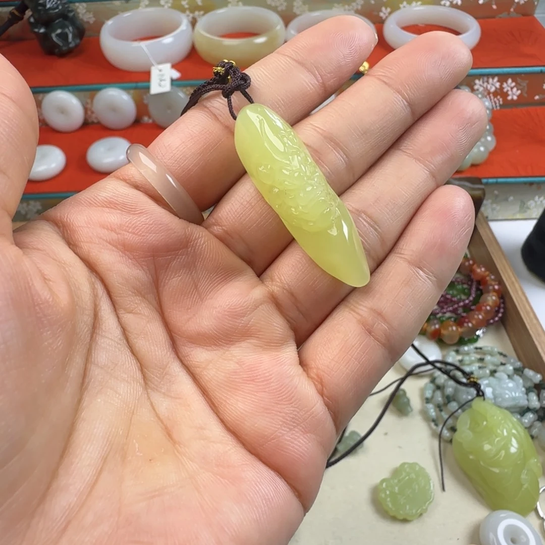 颈饰未镶嵌和田玉
