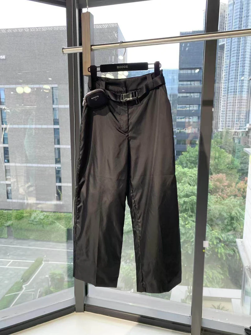 95新 Prada/普拉达  AA3509 锦纶/粘胶 尼龙三角包黑色长款 40码