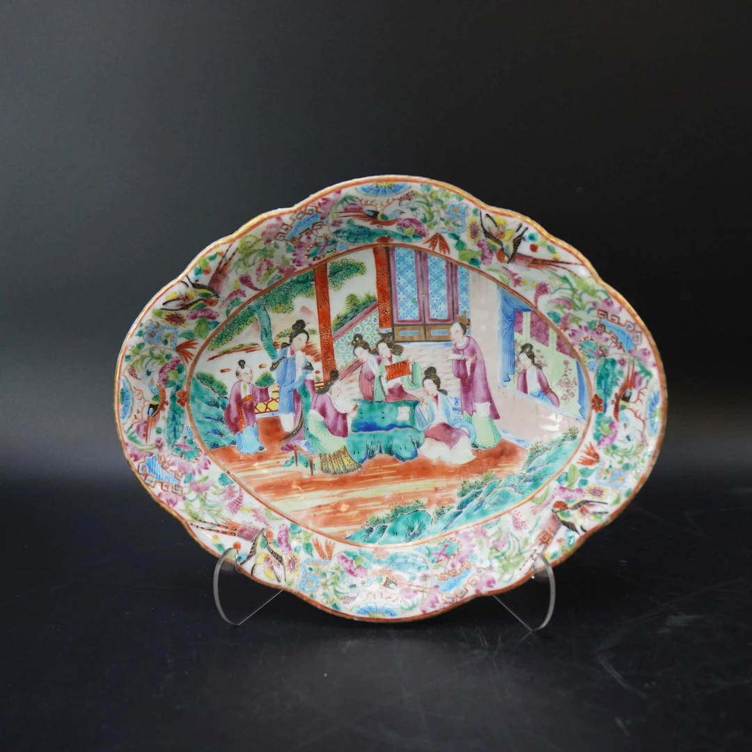 Lot.25091350清道光广彩人物故事海棠盘 直径：约26.7cm
