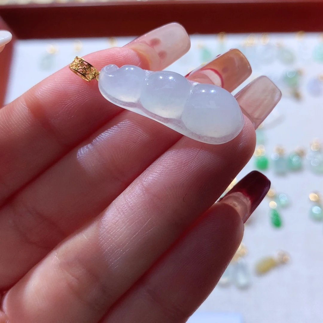 翡翠挂件18K金镶嵌翡翠