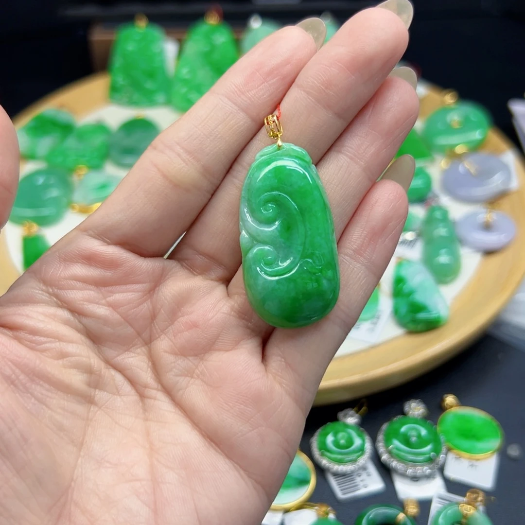 翡翠颈饰18K金镶嵌天然缅料A货一件