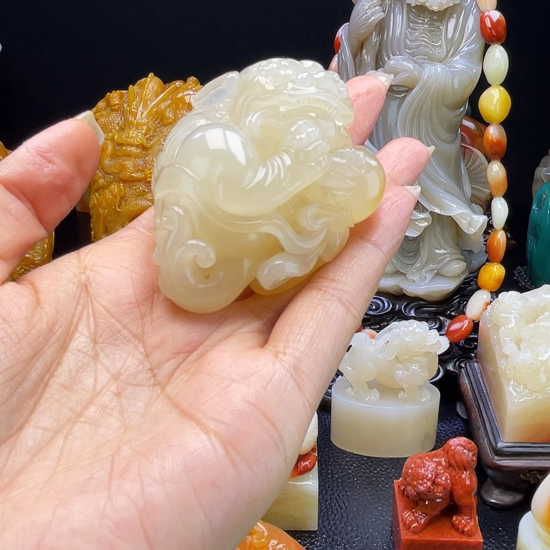 寿山石用****7寿山石雕刻的