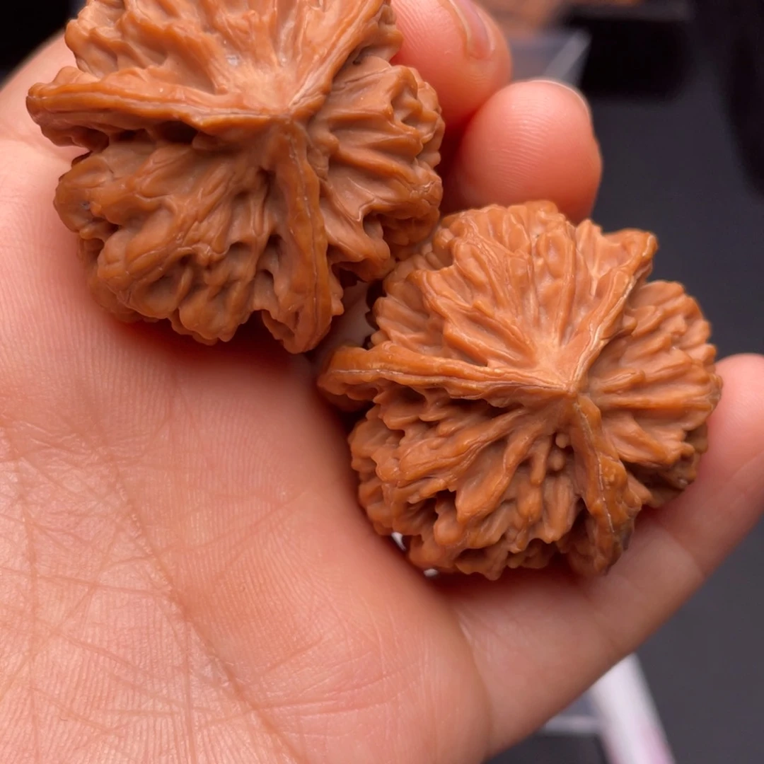 把件文玩核桃碎**城秦岭山脉文玩核桃