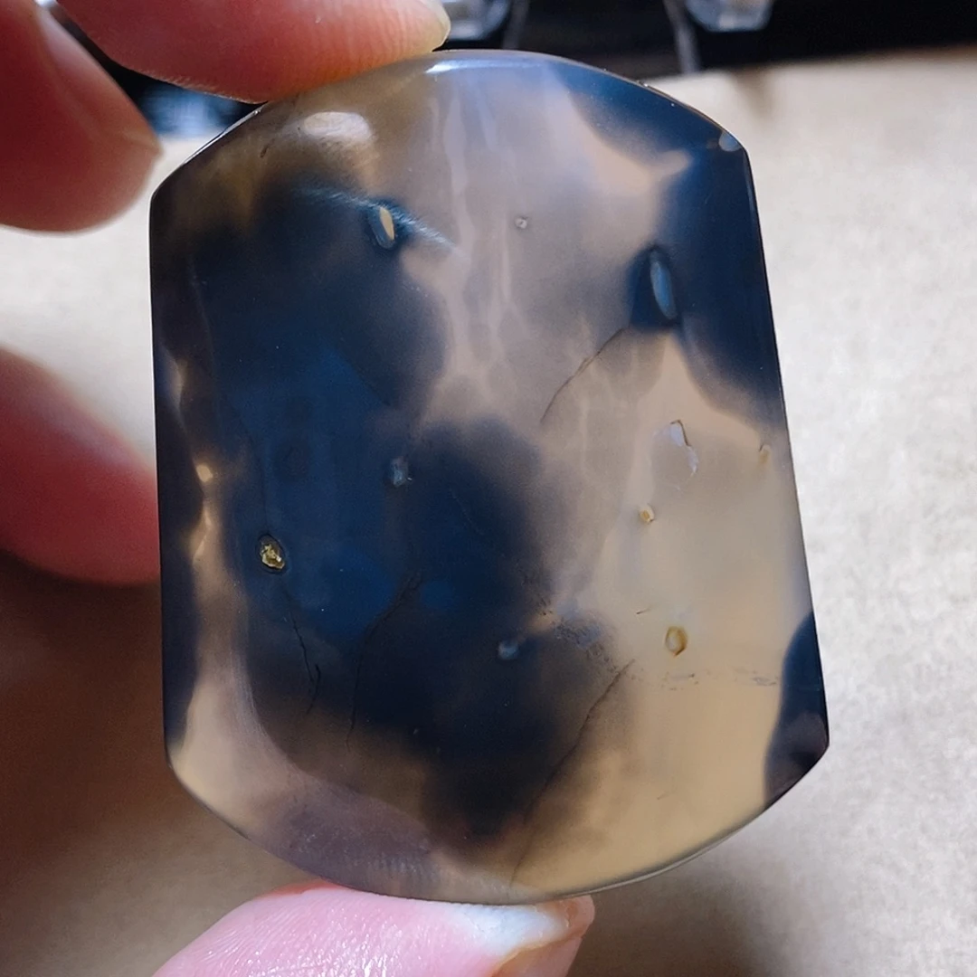 未镶嵌颈饰玛瑙/玉髓喜*