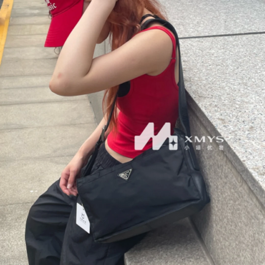 95新 Prada/普拉达 Prada普拉达黑色尼龙降落伞单肩包腋下包休闲