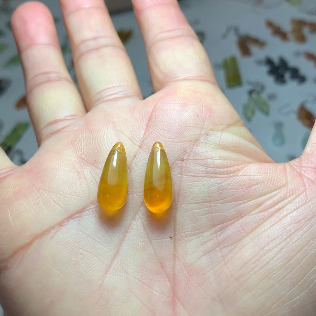 蛇纹石玉耳环未镶嵌