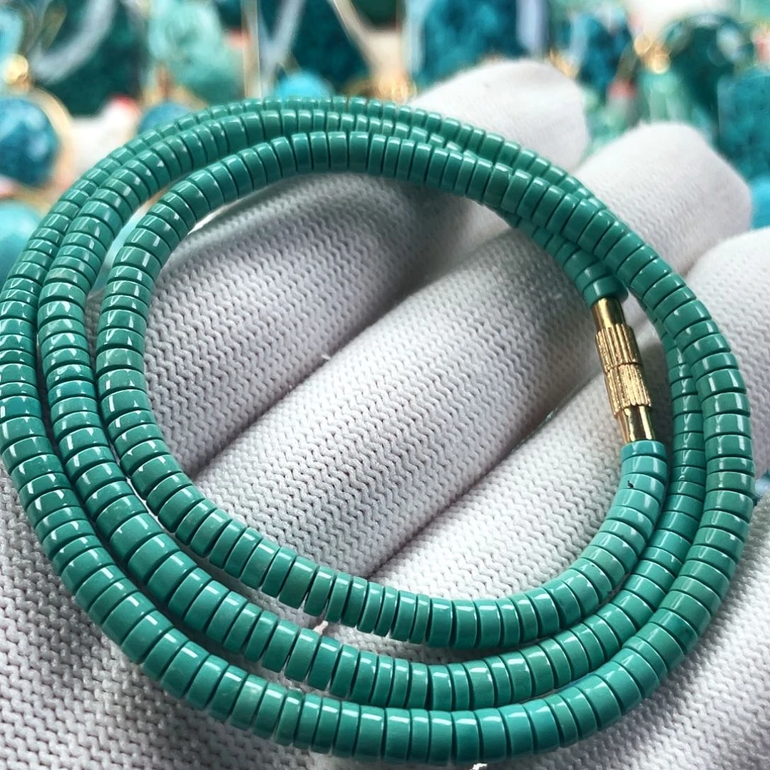 绿松石18K金镶嵌车挂